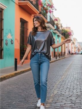 Divided shimmer metallic short sleeve top m